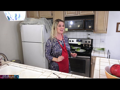 ❤️ Styfmom melkt him yn 'e keuken foar syn date Homemade porno by porno fy.special-grasser.ru ﹏
