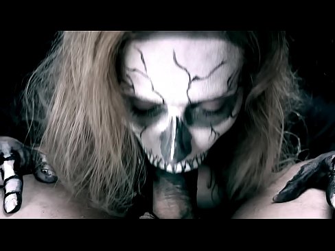 ❤️ Demon famke sûgje hoanne mei har swarte mûle en slikken cum. Homemade porno by porno fy.special-grasser.ru ﹏